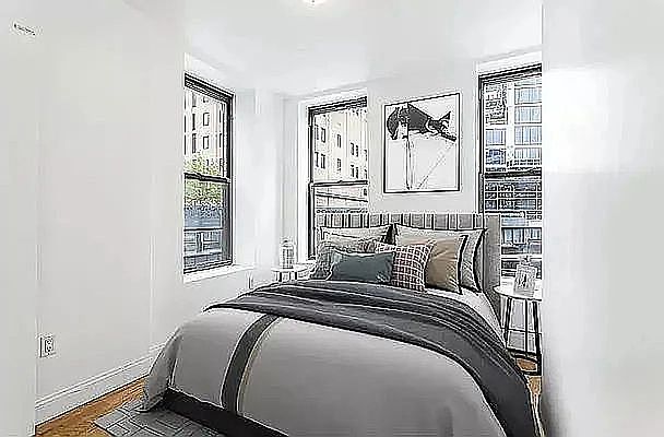 1st image of 457 W 17th St #25