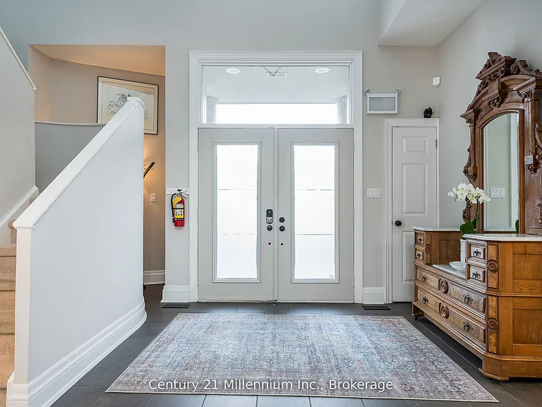 160 Grand Cypress Ln — Photo 4