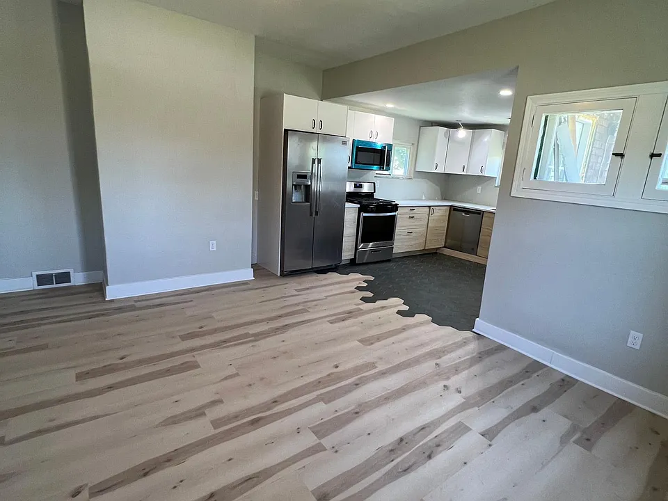 129 E 15th Ave