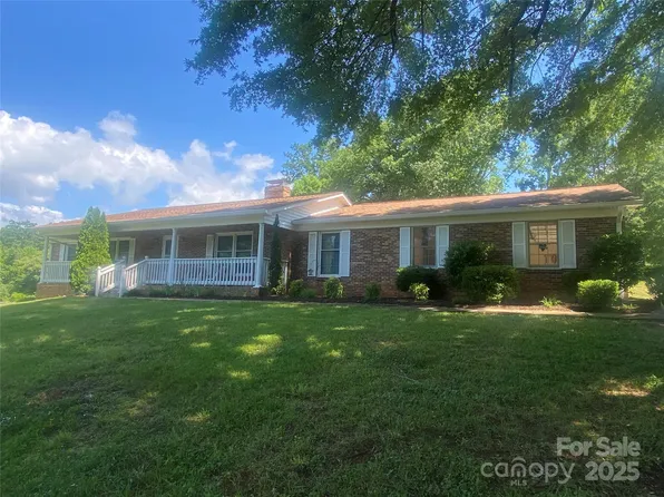 1126 Watermill Rd, Morganton, NC 28655