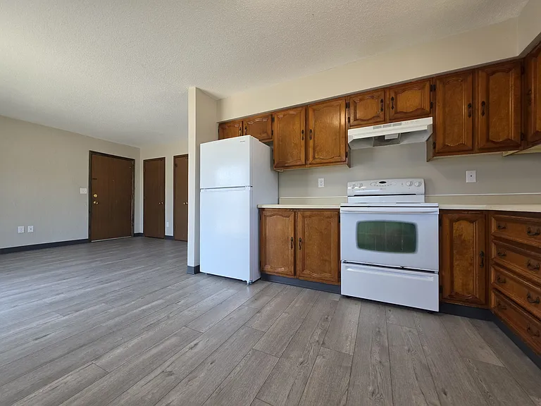 400 3rd Ave SW #4 — Photo 5