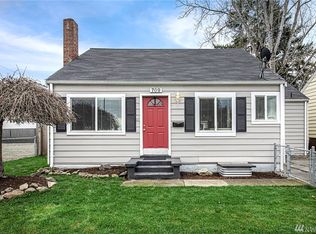 709 5th St SW, Puyallup, WA 98371