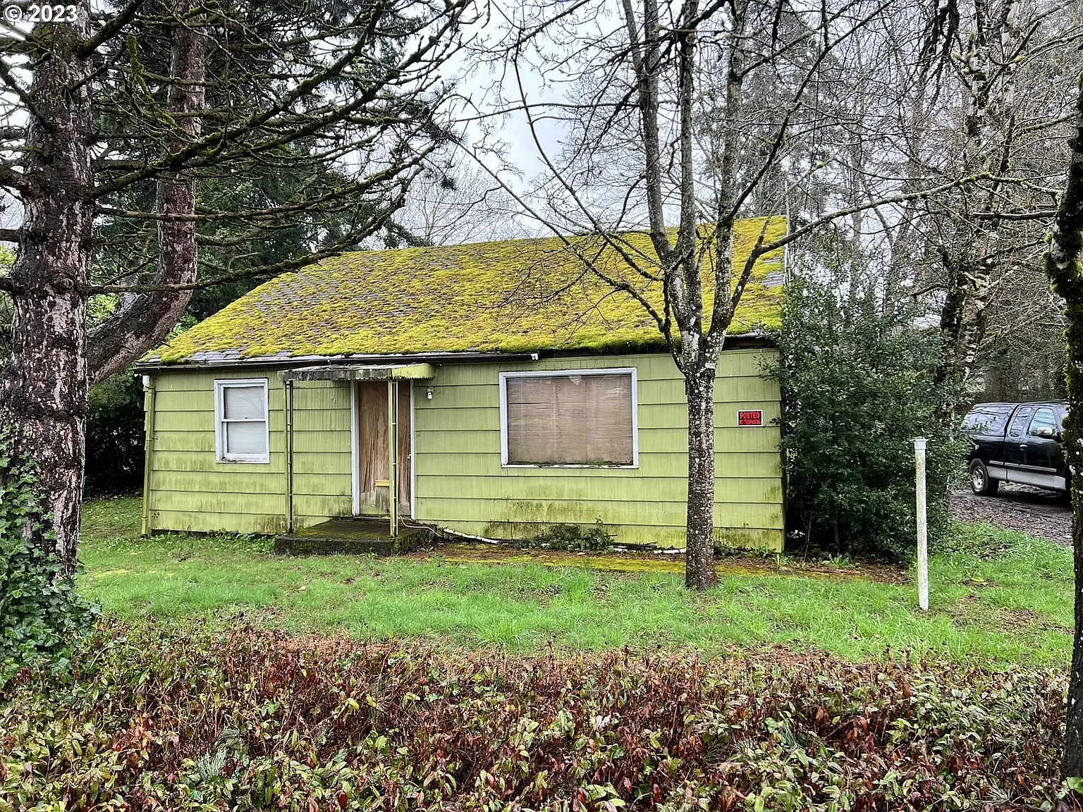 16920 E Burnside St photo 1
