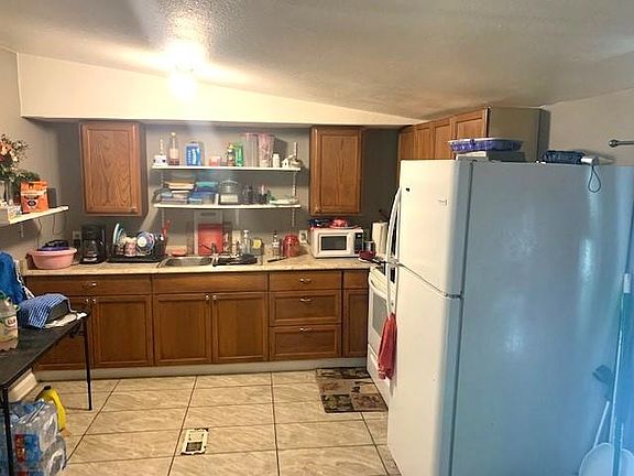 3rd image of 536 Holly Cir
