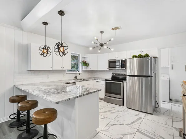 7204 Monterrey Dr, Fort Worth, TX 76112