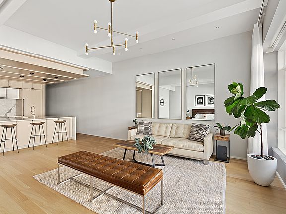 4th image of 318 W 52nd St #3N