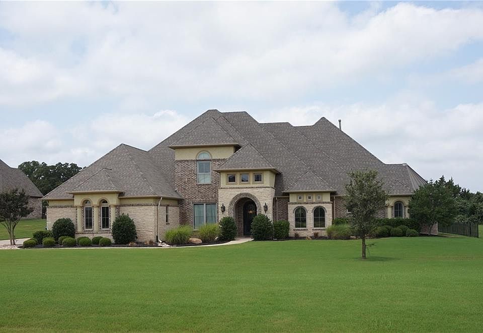 1st image of 7009 Heritage Oaks Dr