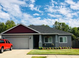 25124 Corky Ln, Veneta, OR 97487