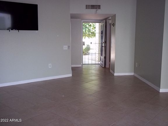 4th image of 10879 W Coggins Dr