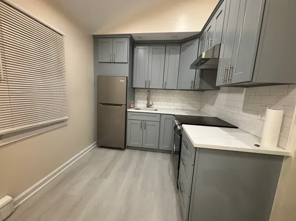 (undisclosed Address), Lynbrook, NY 11563