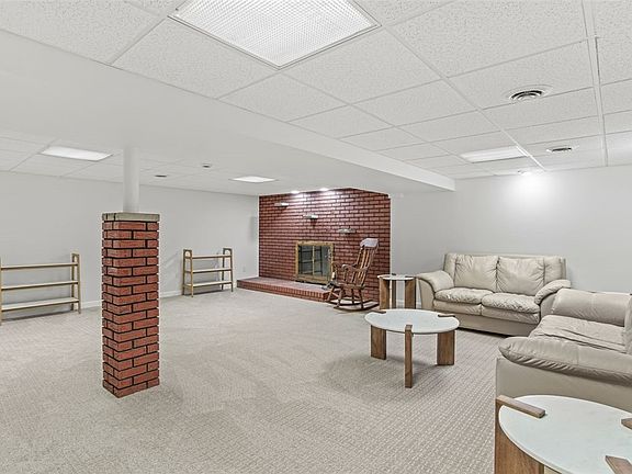 4th image of 208 McChain Rd