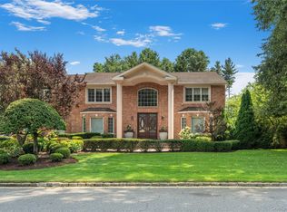 20 Stirrup Lane, Muttontown, NY 11791