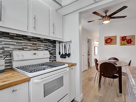 4th image of 17000 NE 14th Ave APT 205