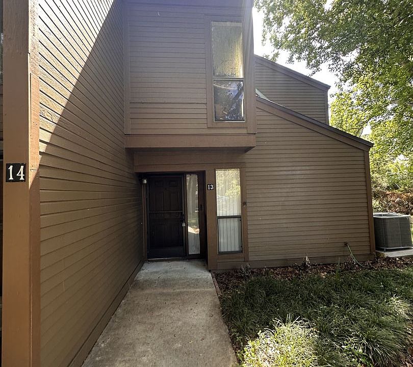 1st image of 13 Surrey Ct