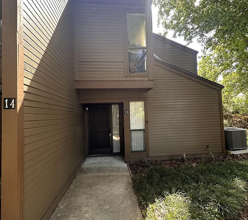 13 Surrey Ct