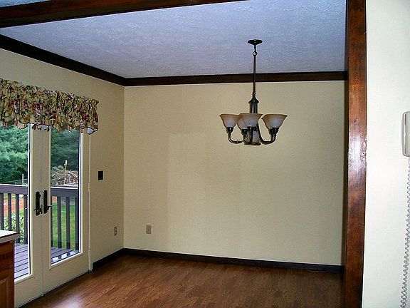 4th image of 182 Mitchell Dr