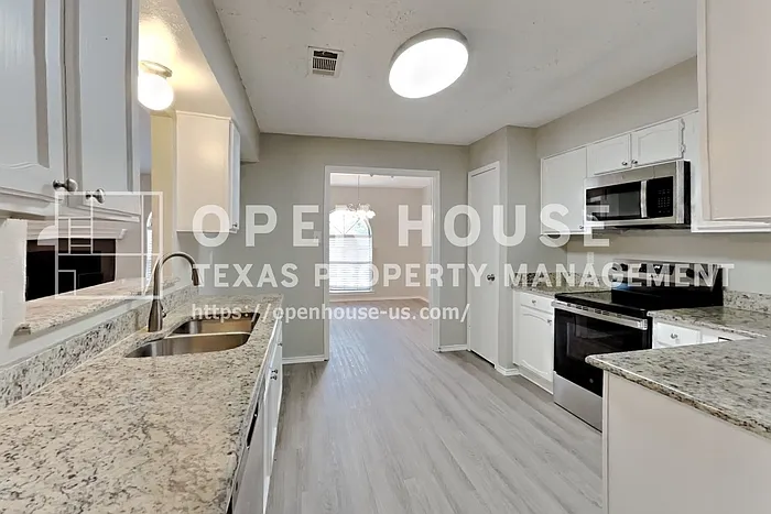 1217 Seabrook Dr — Photo 5