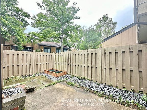 5th image of 9072 Arlington Blvd