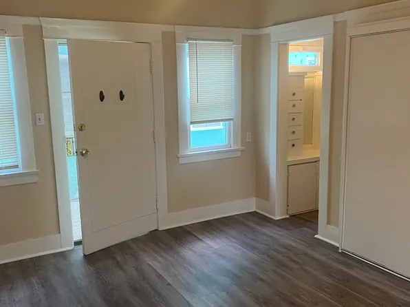 637 1/2 W 3rd St, Long Beach, CA 90802