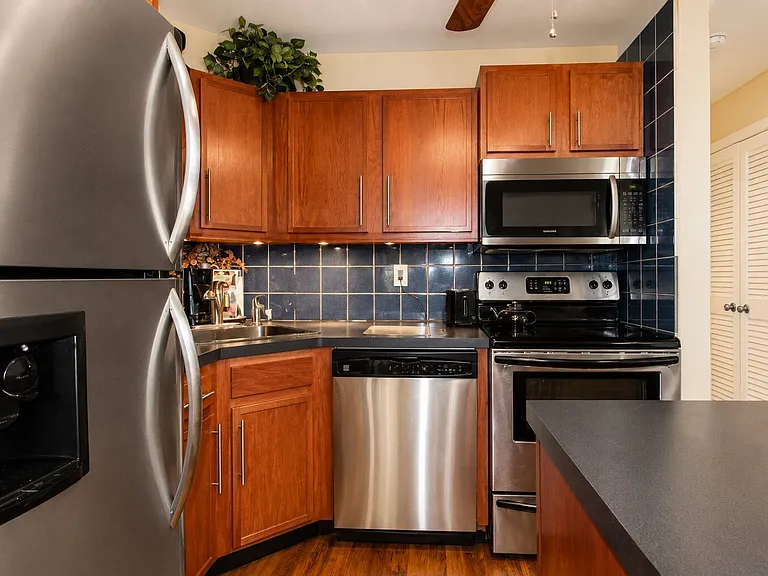 156 Liberty St #8 — Photo 4