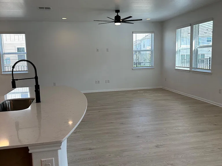 1021 Legend Milton Ln — Photo 15
