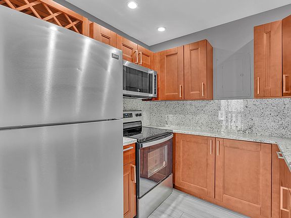 5th image of 8909 NW 28th Dr #32B
