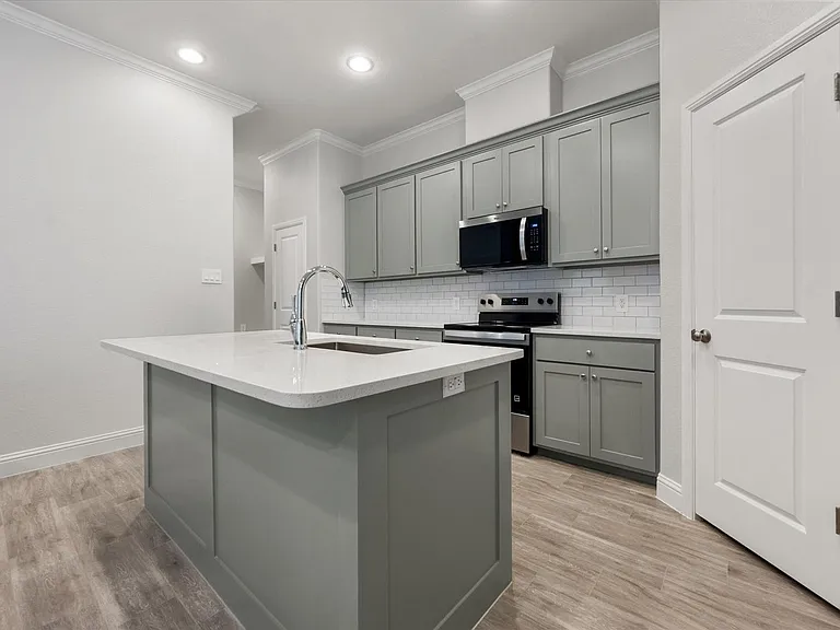 2360 Spring Park Blvd — Photo 14