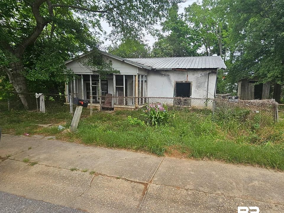 1st image of 410 Oak St