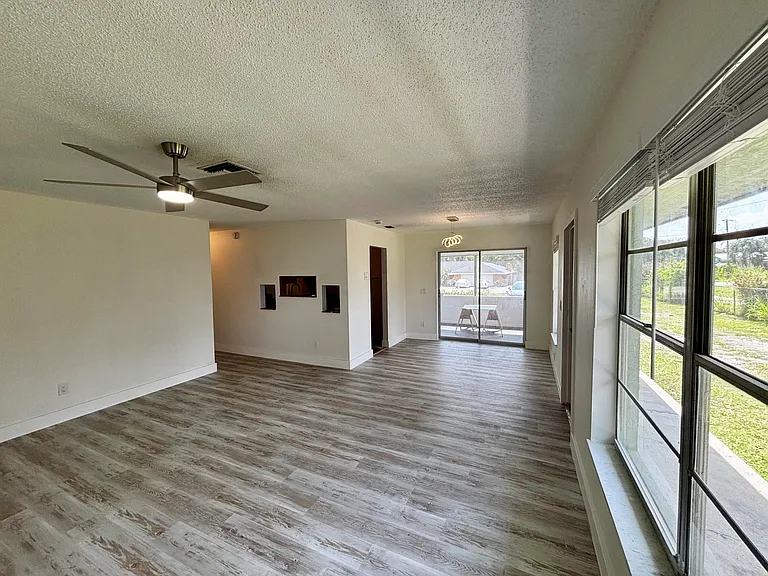 11003 Ridge Ave #B — Photo 5