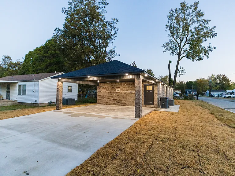 410 E Allen Ave — Photo 29