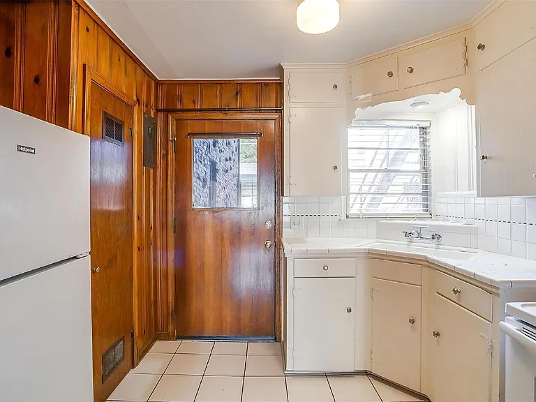 604 Monticello Dr #103 — Photo 8