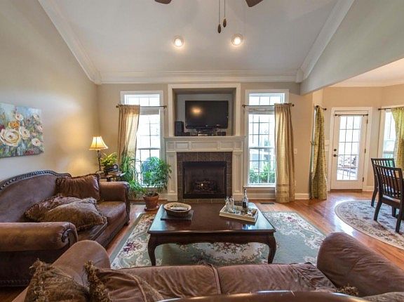 3rd image of 1786 Sterling Oaks Ln
