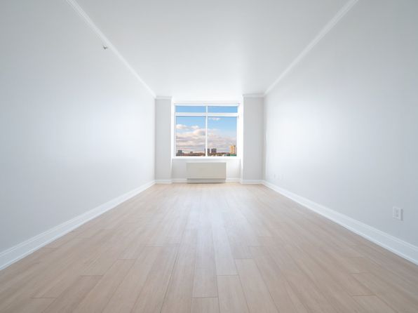 140 Riverside Blvd #140-815