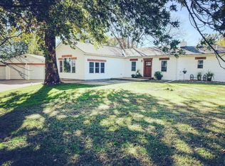 6135 NW 70th Ave, Johnston, IA 50131