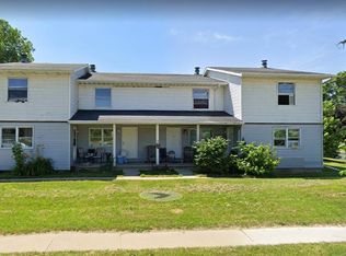 991 7th St #D, Menasha, WI 54952