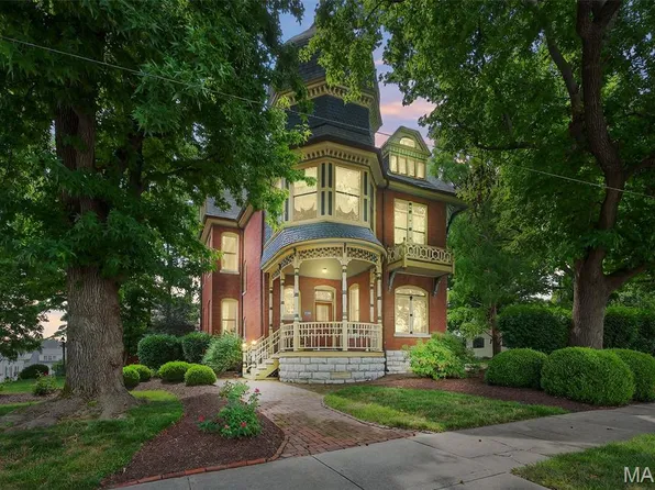 128 N 6th St, Saint Charles, MO 63301