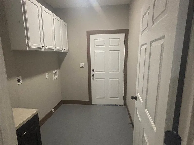 9480 Plum Grove Rd — Photo 22