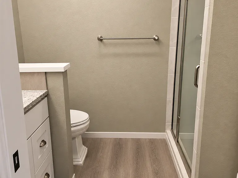 8825 N Harborview Dr — Photo 5