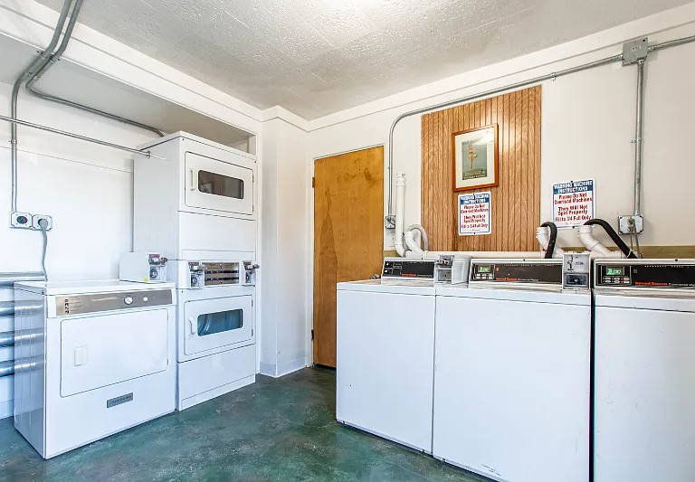 210 E North St #3 — Photo 6
