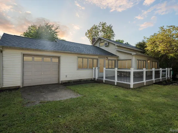 131 W South St, Williamston, MI 48895