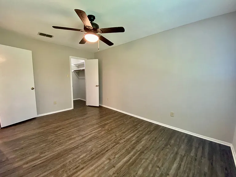 7219 Scenic Brook Dr — Photo 16