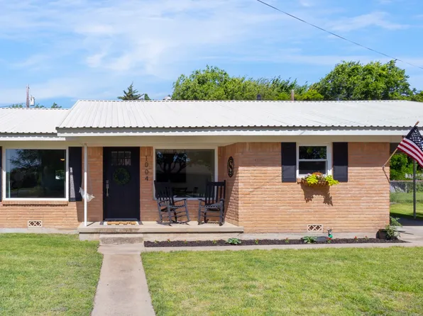 1004 S Stratton St, Decatur, TX 76234