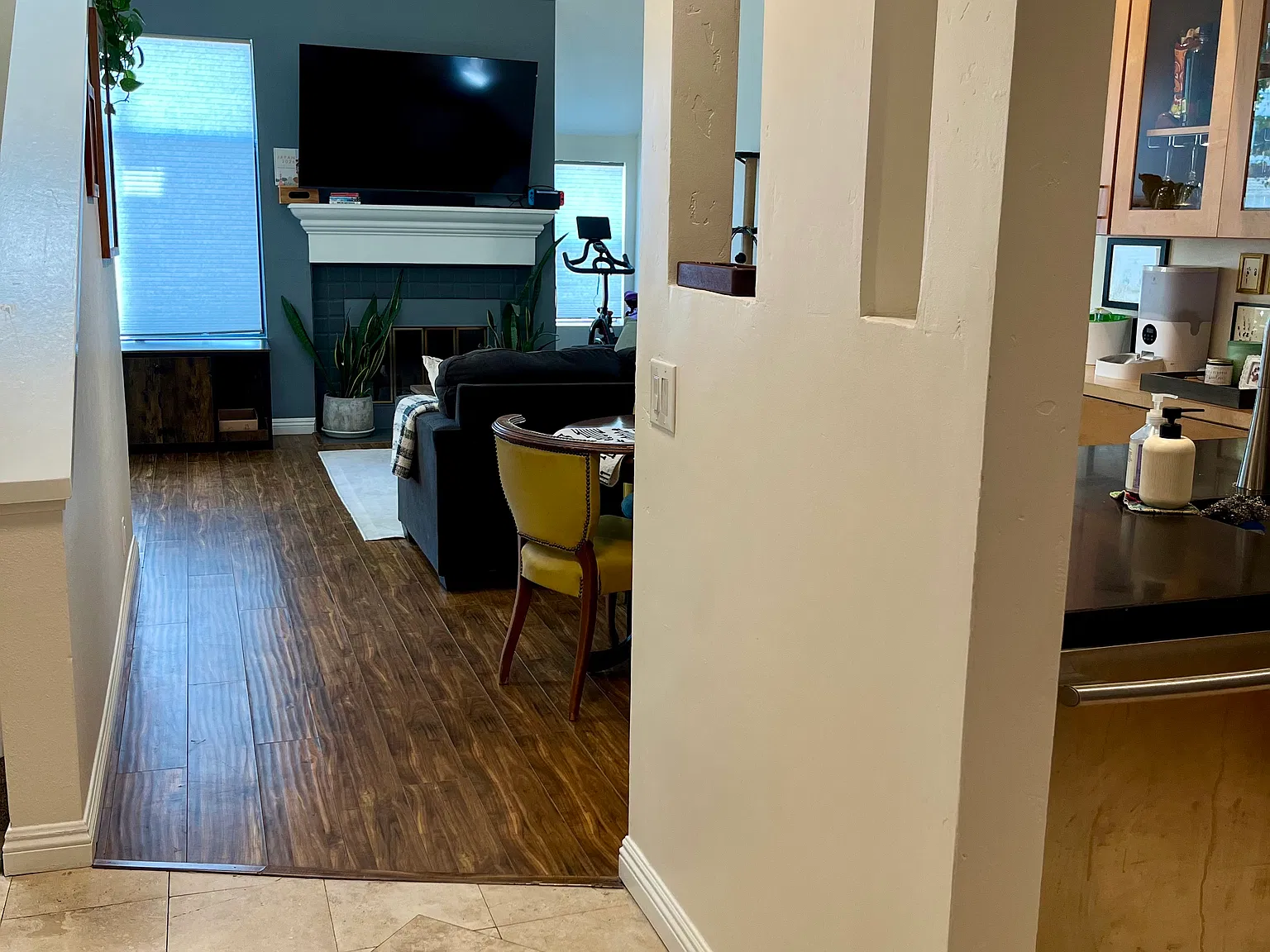 2 bed, 977 sqft, $3,800 — Photo 2