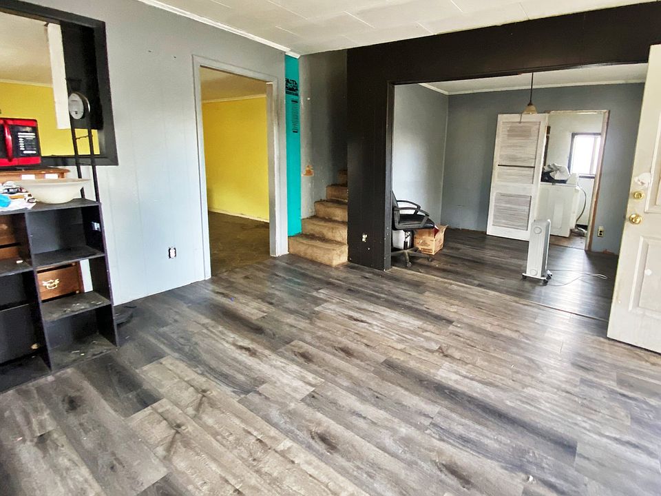 2nd image of 1815 Balm St