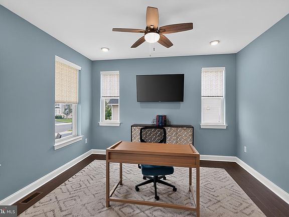 5th image of 313 Connor Ln