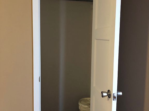 5th image of 640 SE 27th St