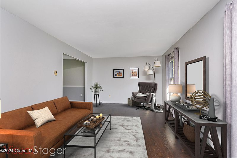 5th image of 318 Ridgewood Circle