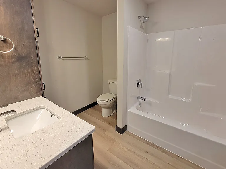 629 11th Avenue Apartments — Photo 24