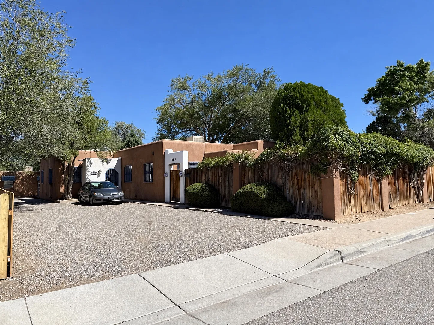 2 bed, 900 sqft, $1,800 — Photo 2