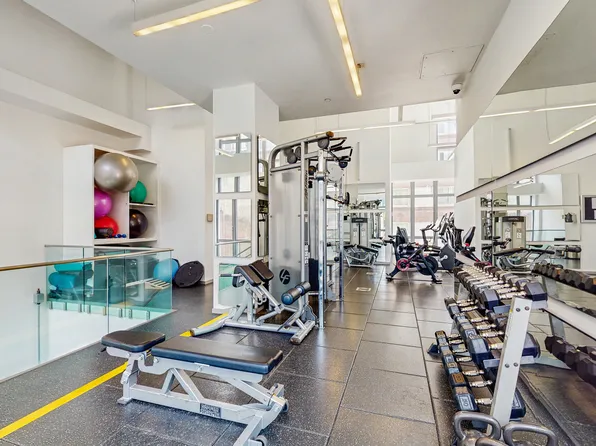 310 West 52nd Street image 11 of 25